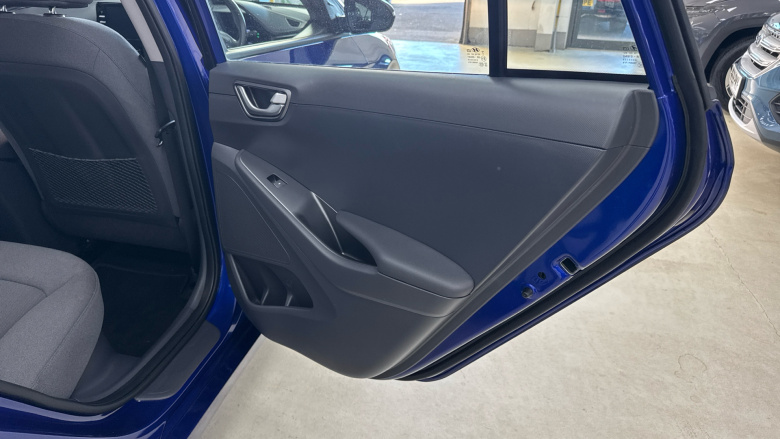 Hyundai IONIQ 1.6 GDi Hybrid SE Connect 5dr DCT Hybrid Hatchback